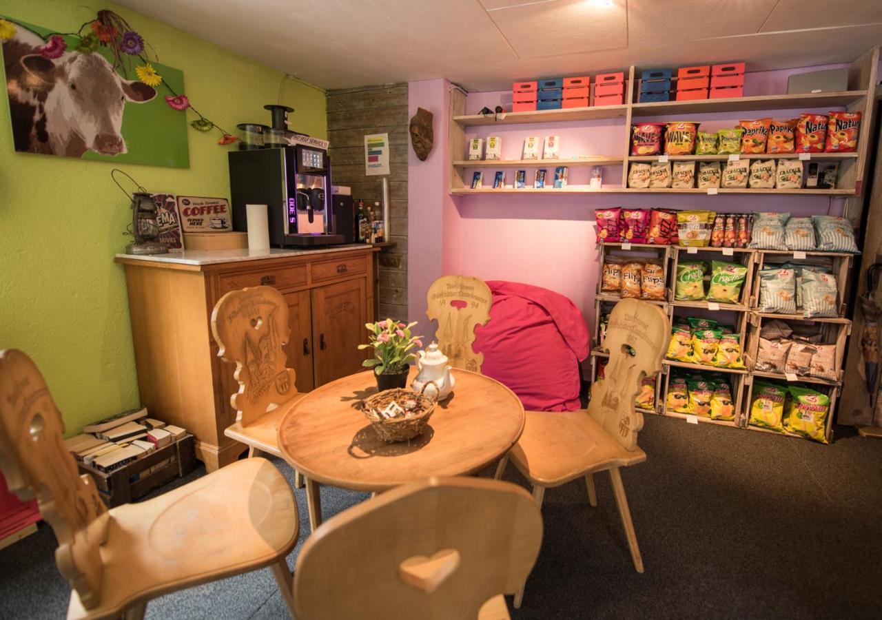 Хостел Schutzenbach Backpackers For Adults 18-35 Лаутербруннен Экстерьер фото